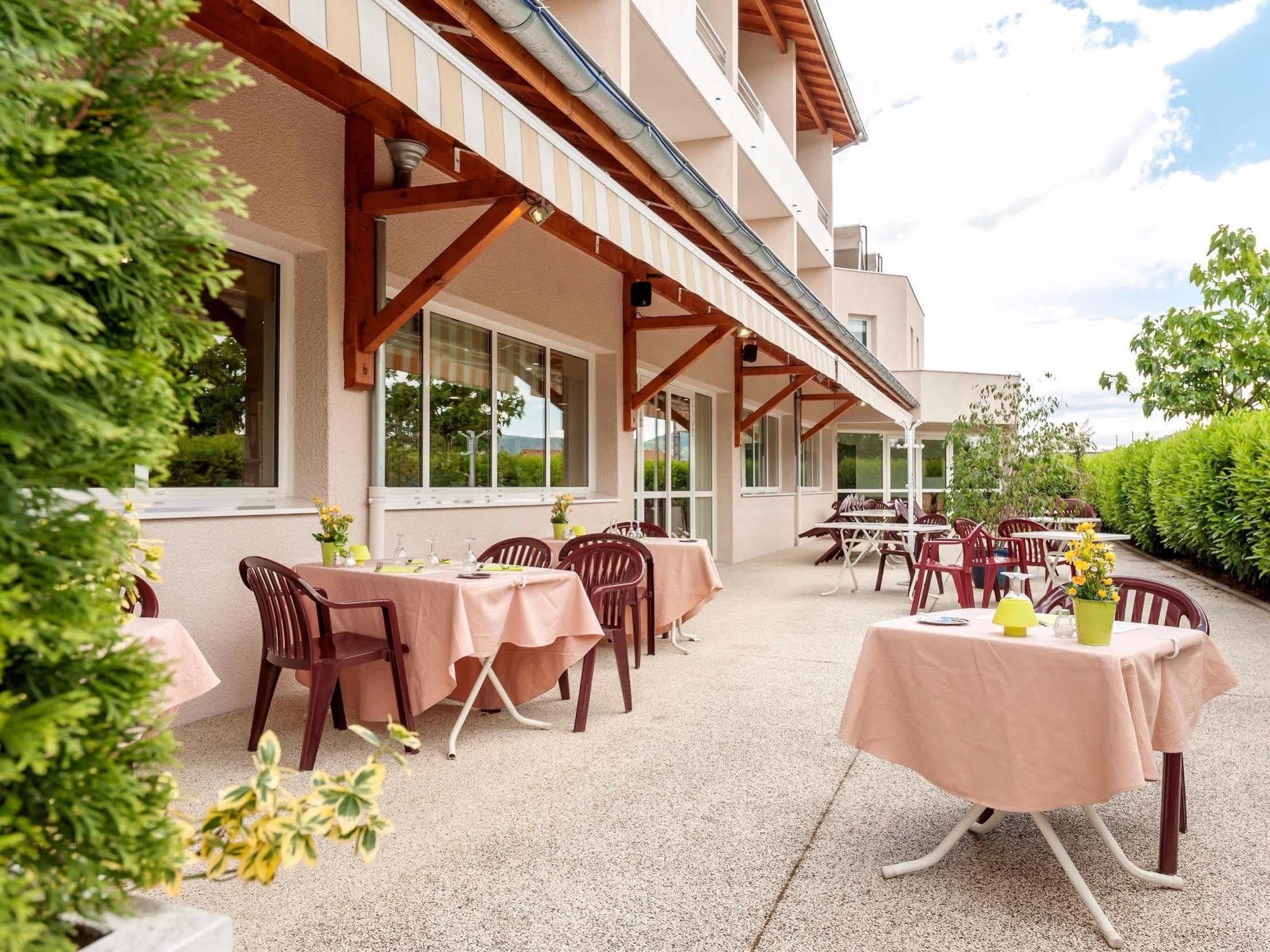 Hotel Le Chatard Sarcey Екстер'єр фото